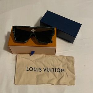 Louis Vuitton Sun glasses for sale